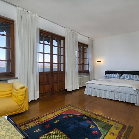 Cinderella 5 Bedrooms 10 Pax Ispra