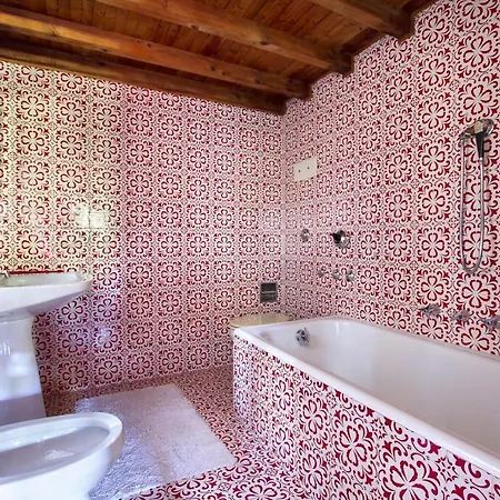 Vila Cinderella 5 Bedrooms 10 Pax